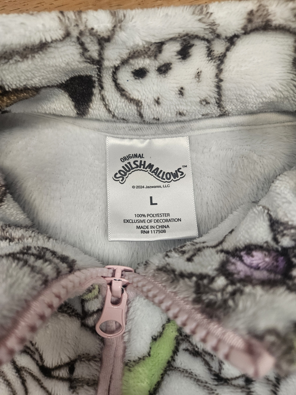 Squishmallows Girl's Fuzzy Pullover Jacket in White and Light Pink Size Large - Picture 4 of 5
